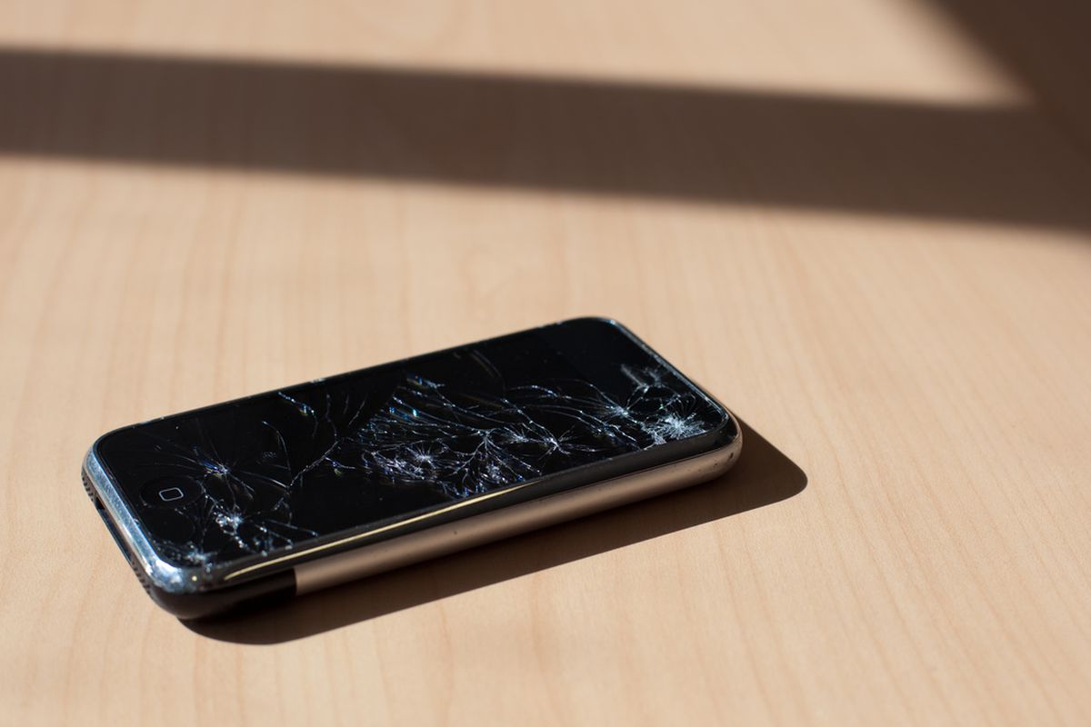 broken first gen iphone (flickr)