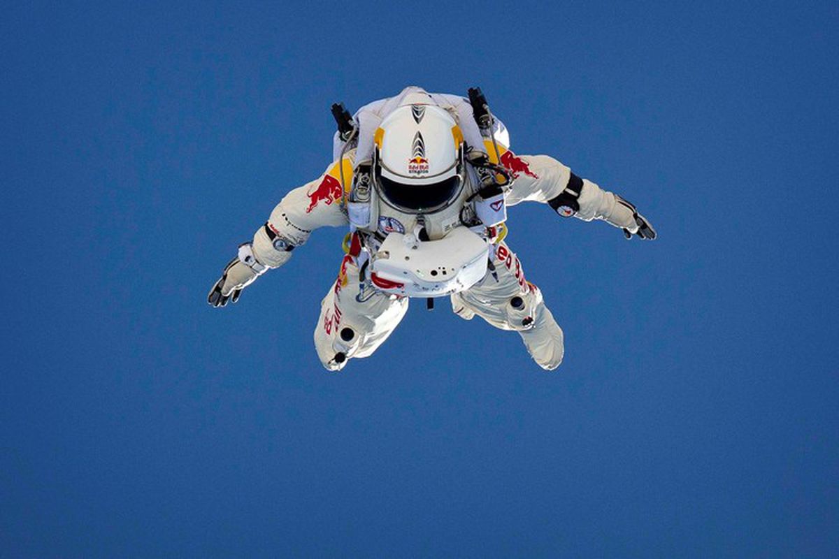red bull stratos supersonic free fall