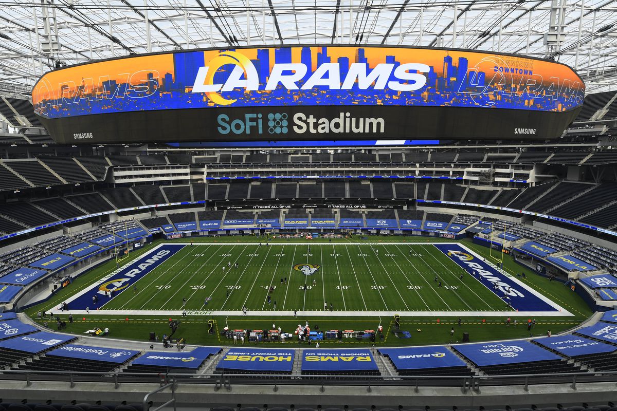 Dallas Cowboys v Los Angeles Rams