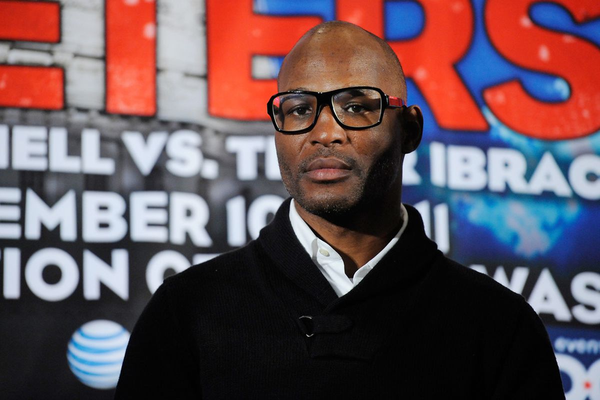 Bernard Hopkins says that Sergio Martinez's style is very easy to beat, and that Julio Cesar Chavez Jr is nothing more than a gimmick. (Photo by Patrick McDermott/Getty Images)