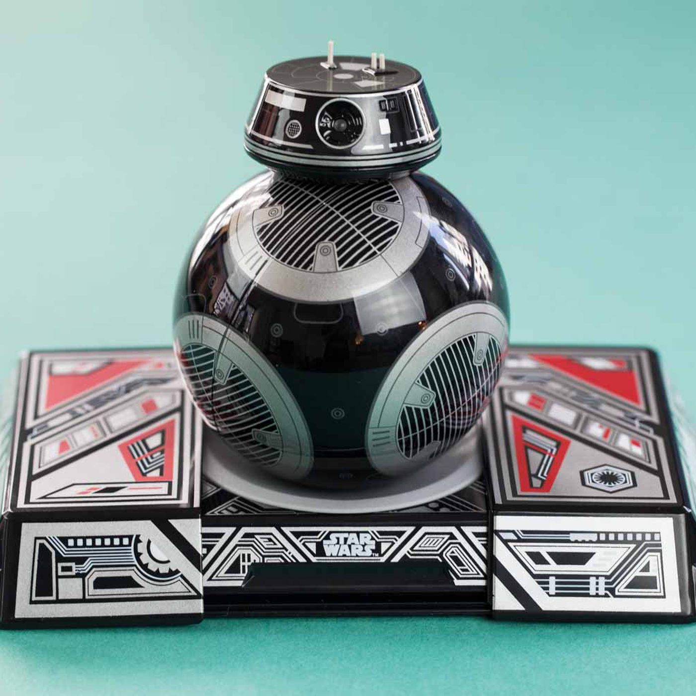 A BB-9E teardown only the dark side could enjoy - The Verge