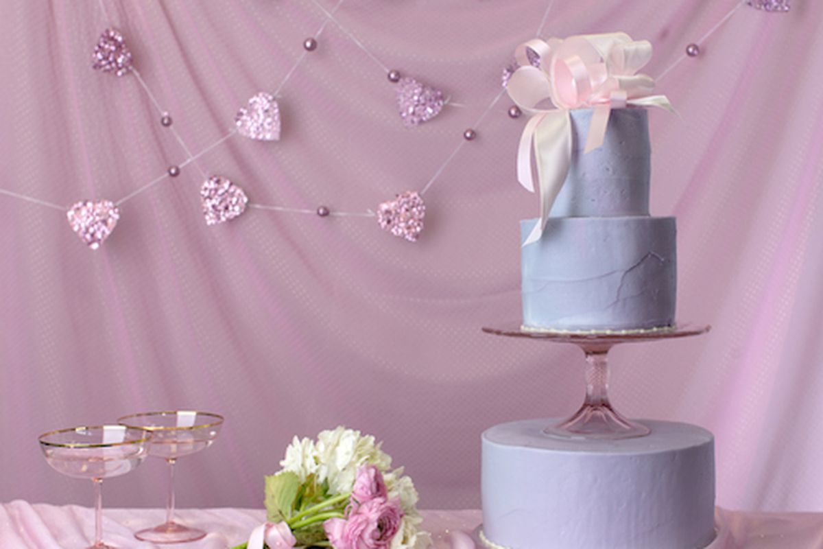  Photo: Magnolia's tiered wedding cakes 