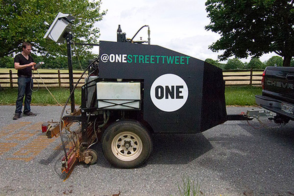 One Street Tweeter
