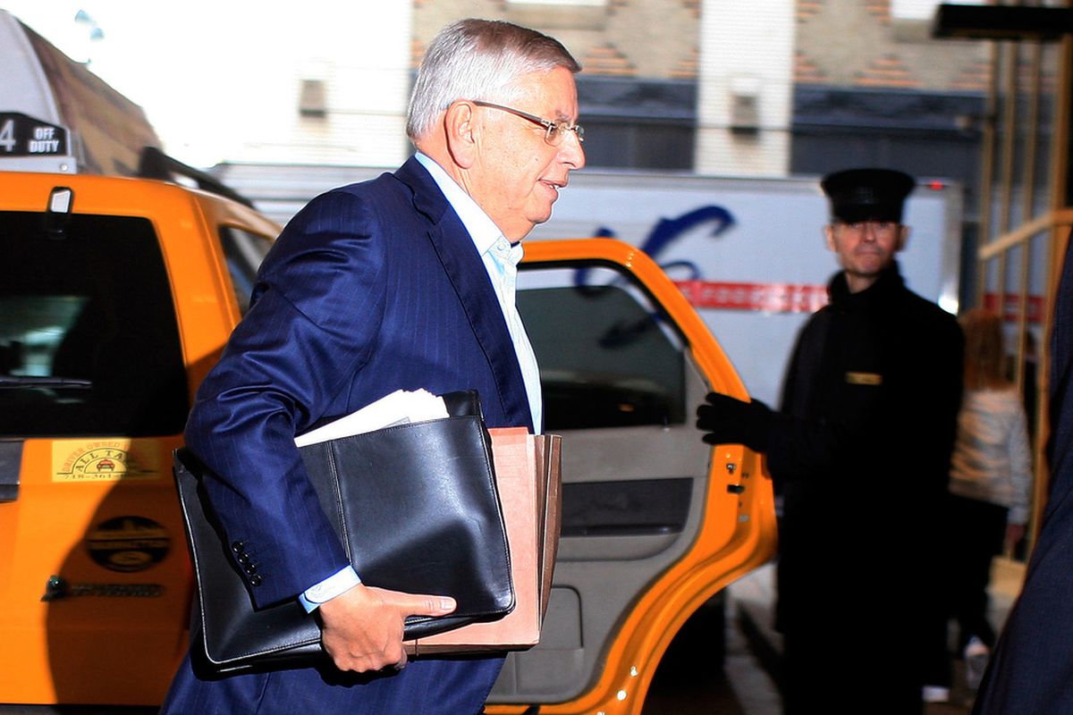 NEW YORK, NY - NOVEMBER 10:  NBA Commissioner David Stern arrives for NBA labor negotiations at the New York Helmsley Hotel on November 10, 2011 in New York City.  (Photo by Patrick McDermott/Getty Images)
