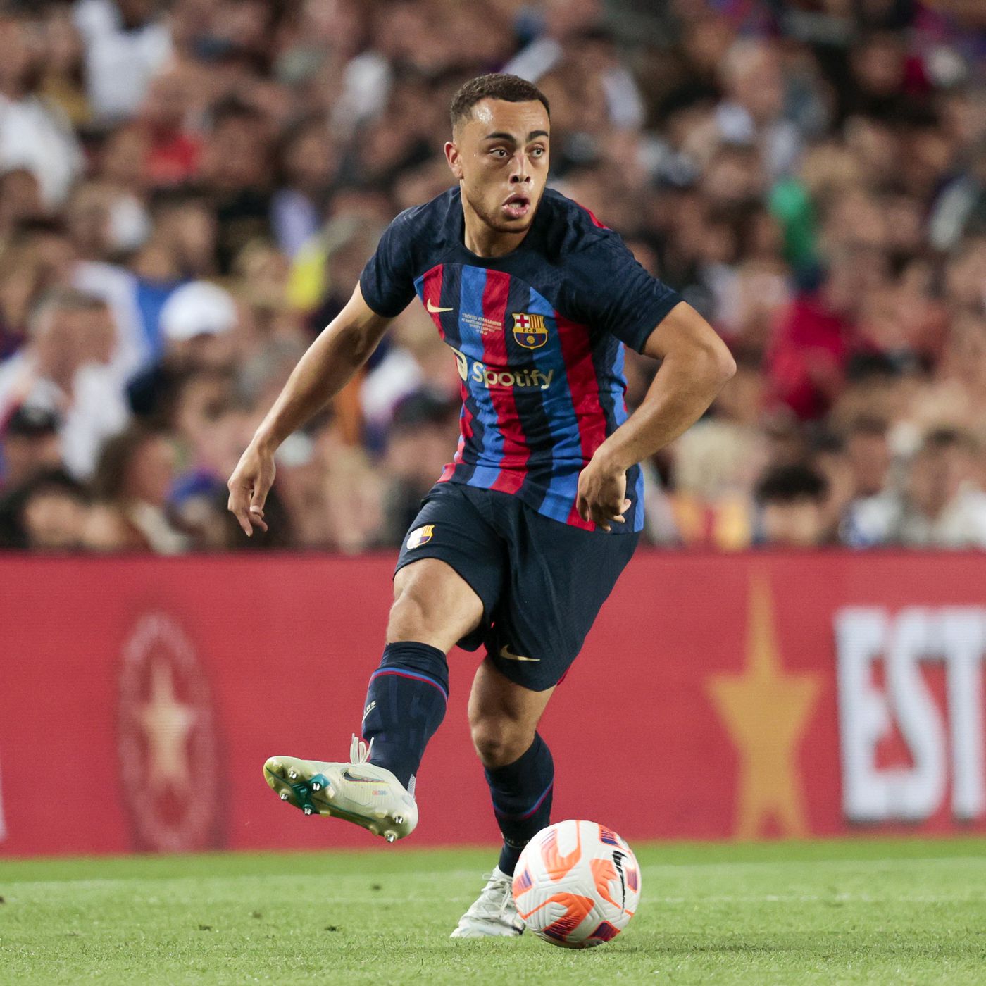 Confuse petroleum paint Official: AC Milan acquires Sergiño Dest on loan - Stars and Stripes FC