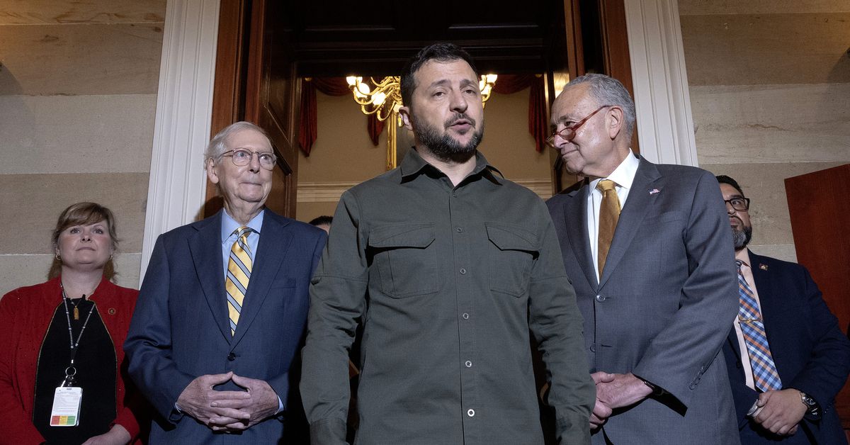 Read more about the article Why Volodymyr Zelenskyy needed to go to the White Home and Congress