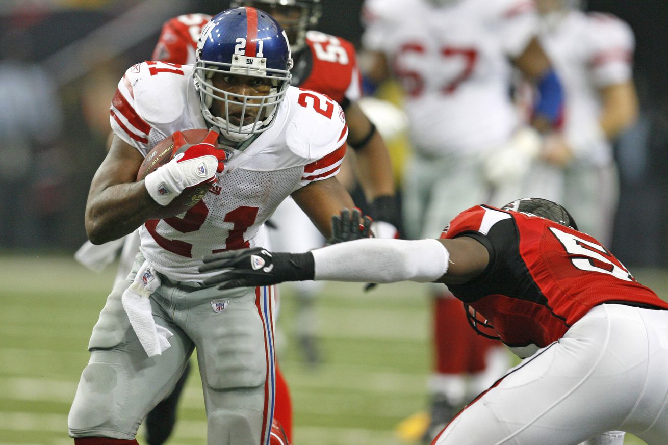 Giants fans think Tiki Barber belongs in Hall of Fame, and I agree
