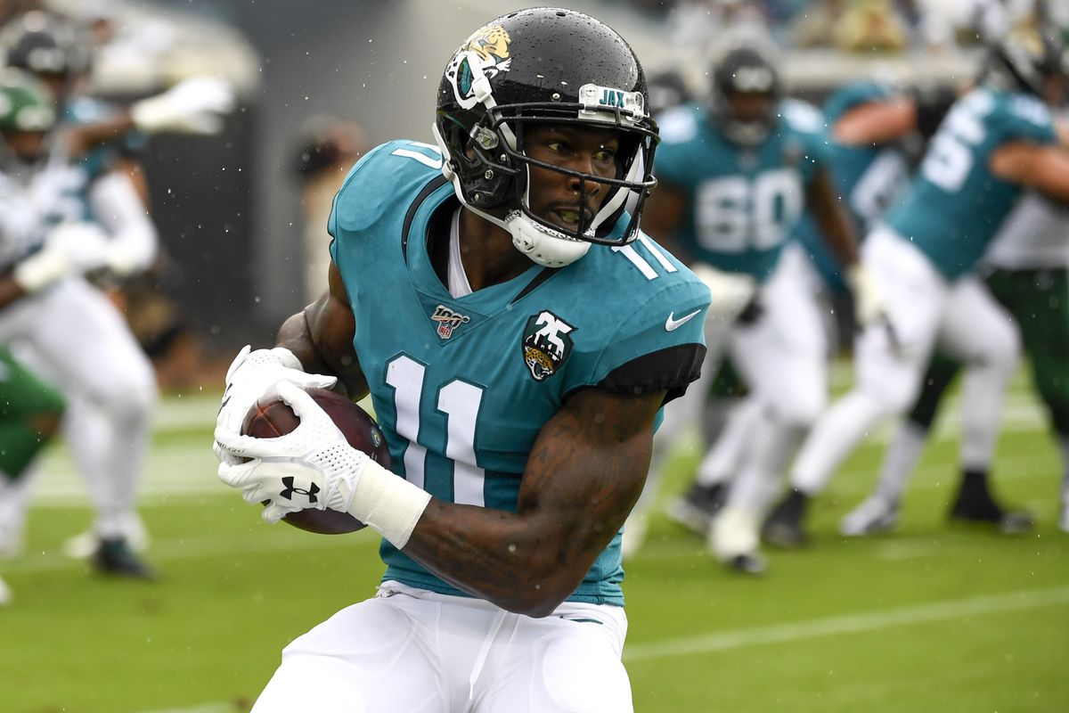 Jacksonville Jaguars wide receiver Marqise Lee makes a reception during the first quarter against the New York Jets at TIAA Bank Field.