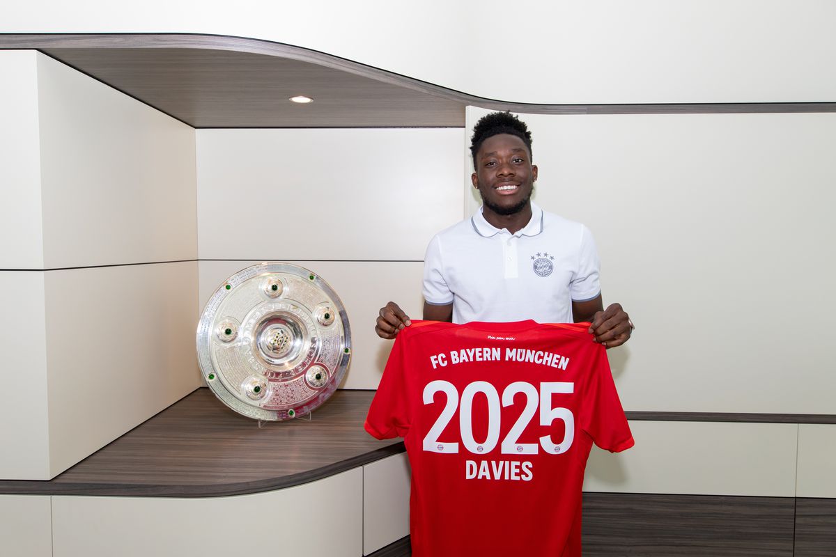 FC Bayern Muenchen Extends Contract With Alphonso Davies Until 2025