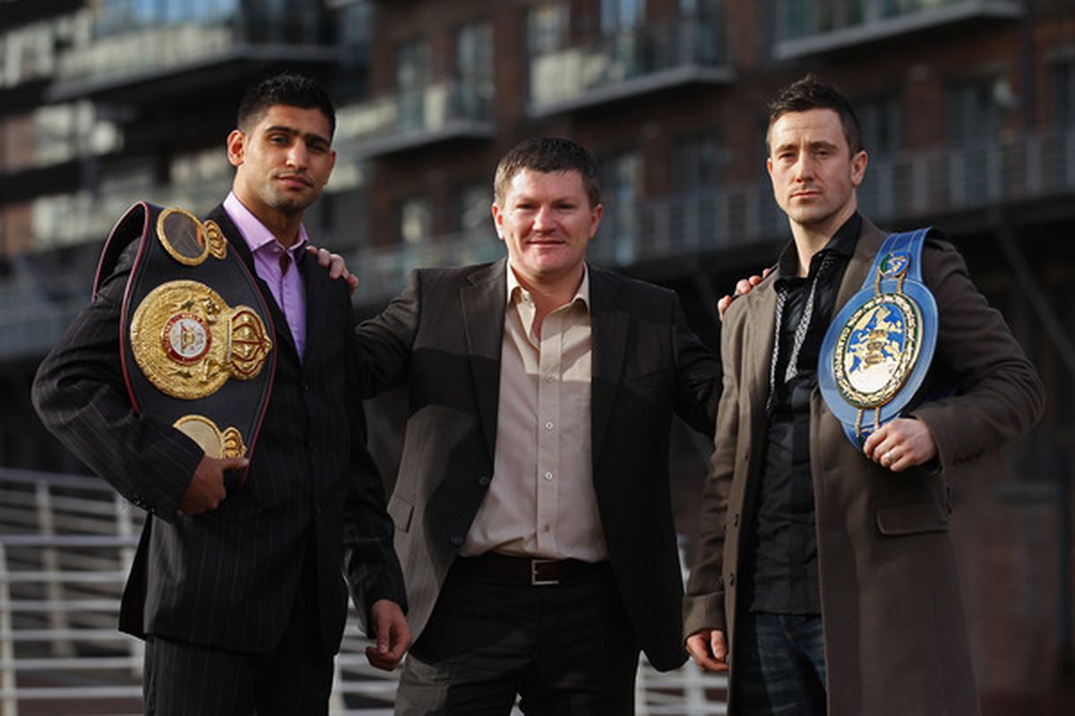 Ricky Hatton poses with Amir Khan and Paul McCloskey in February. The undercard for their bout in Manchester has been beefed up. (Photo by Alex Livesey/Getty Images)