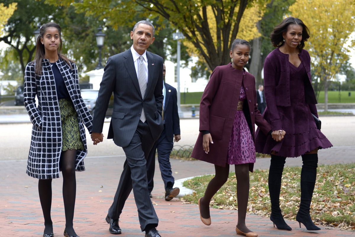 Obamas walking to church