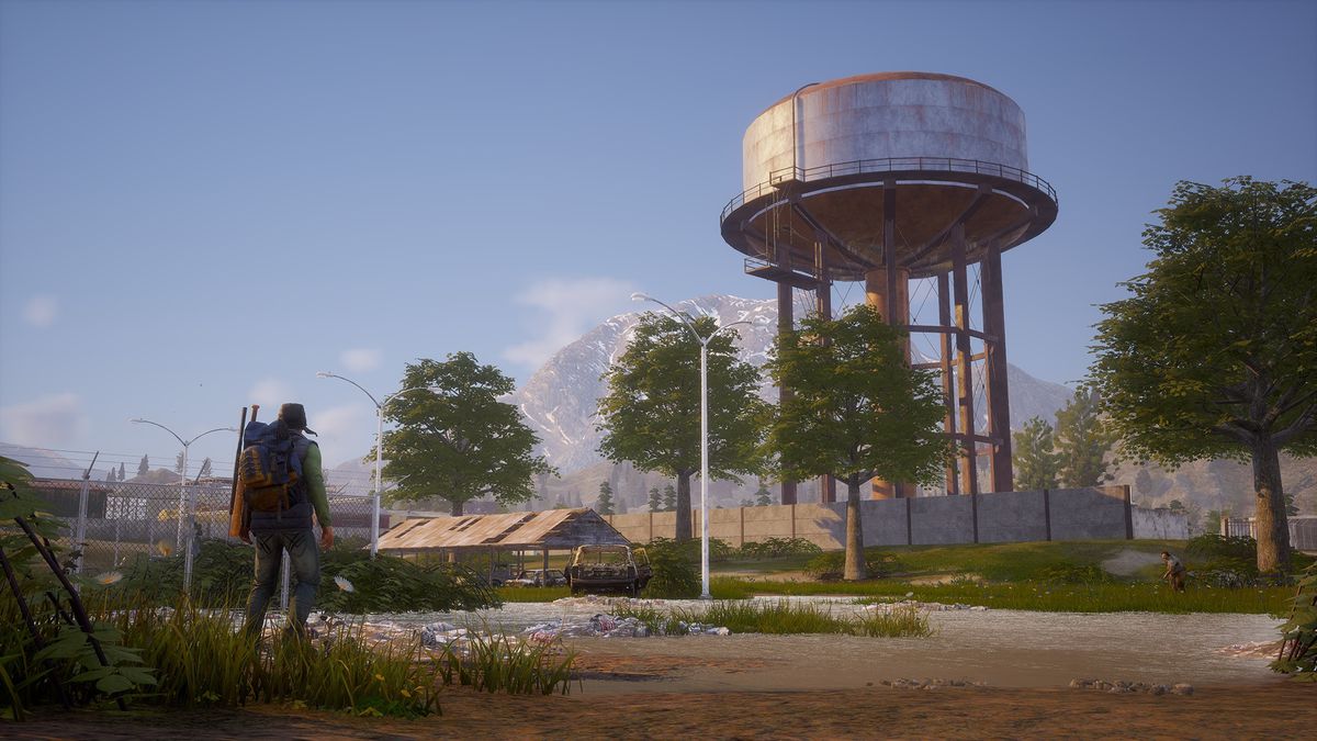 State of Decay 2 - man approaching a water tower