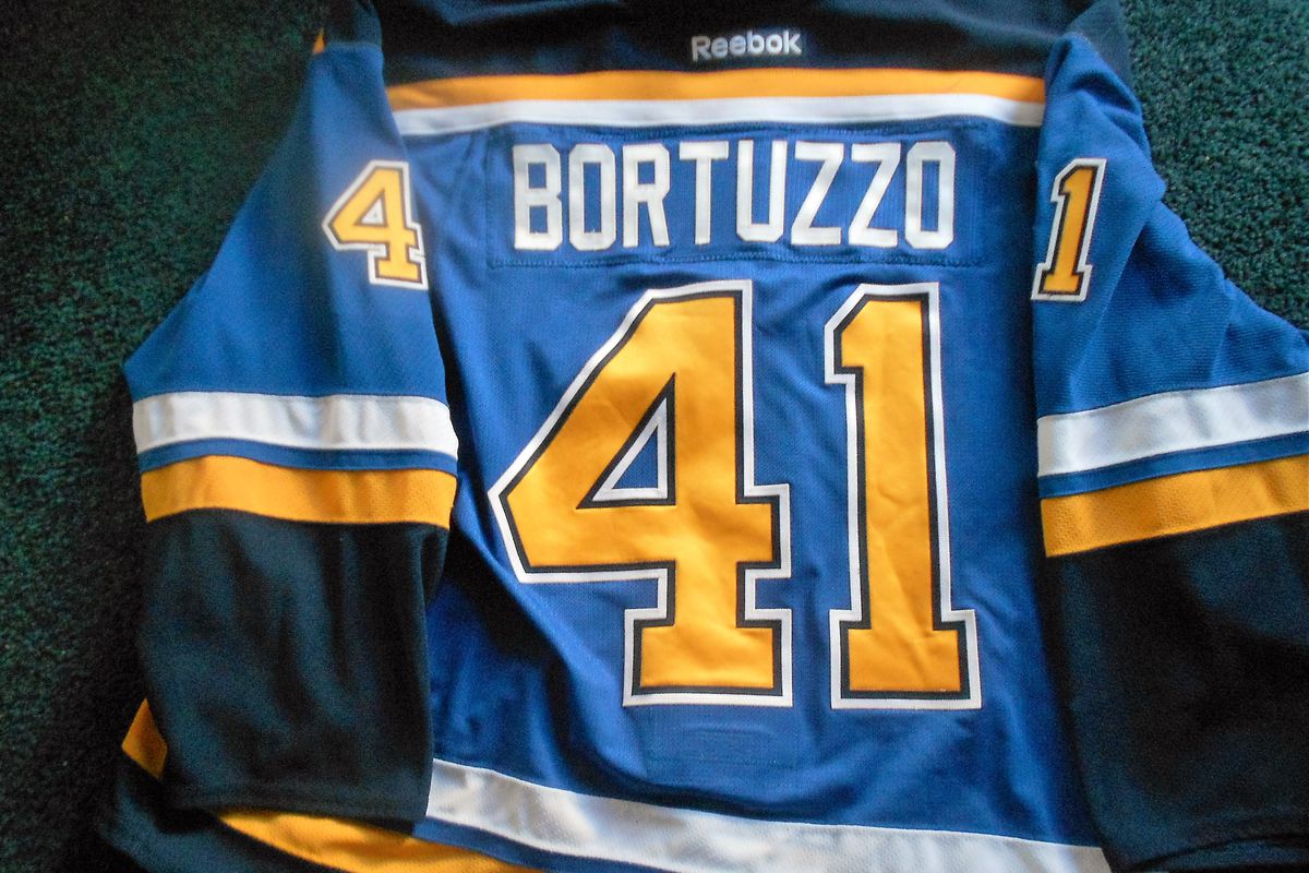 2015 set one Robert Bortuzzo game used Blues jersey