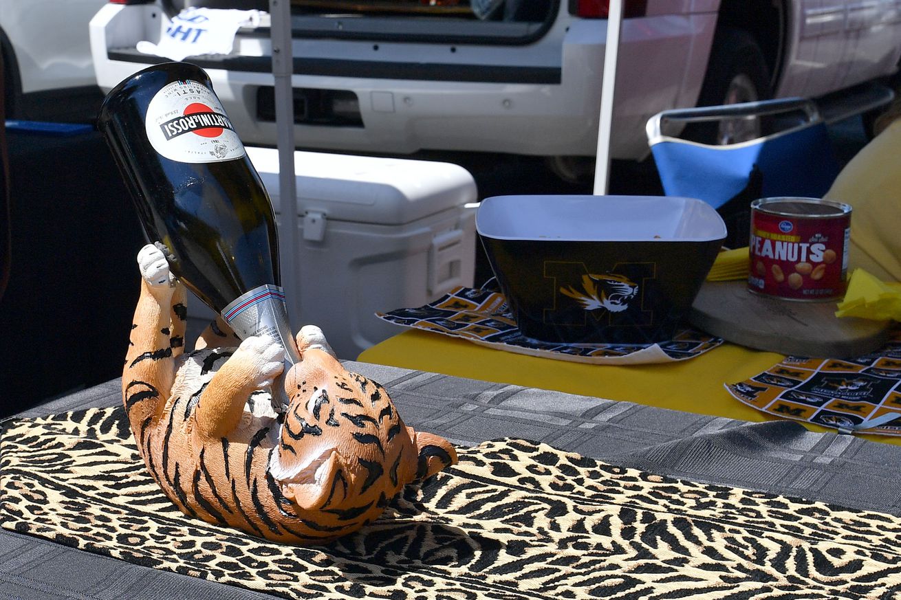 Tiger tailgate scene