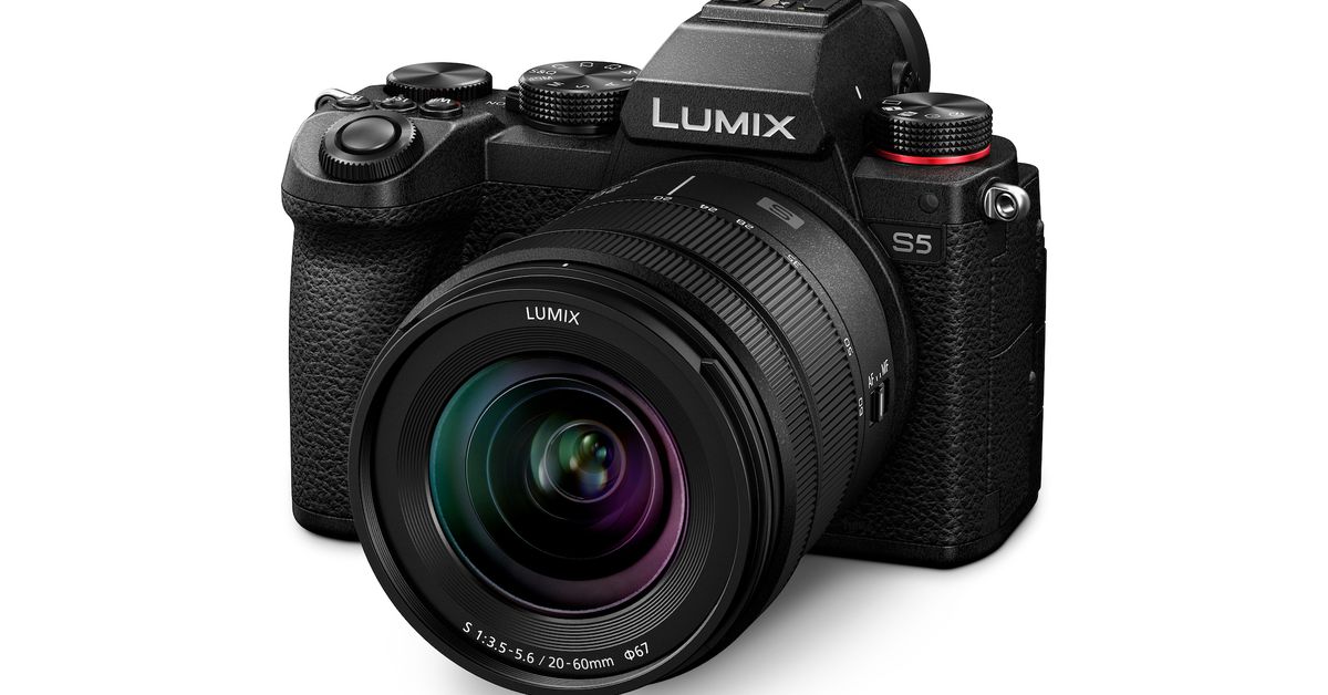 Bel terug wapenkamer Donau Panasonic's Lumix S5 is a more compact full-frame mirrorless camera - The  Verge