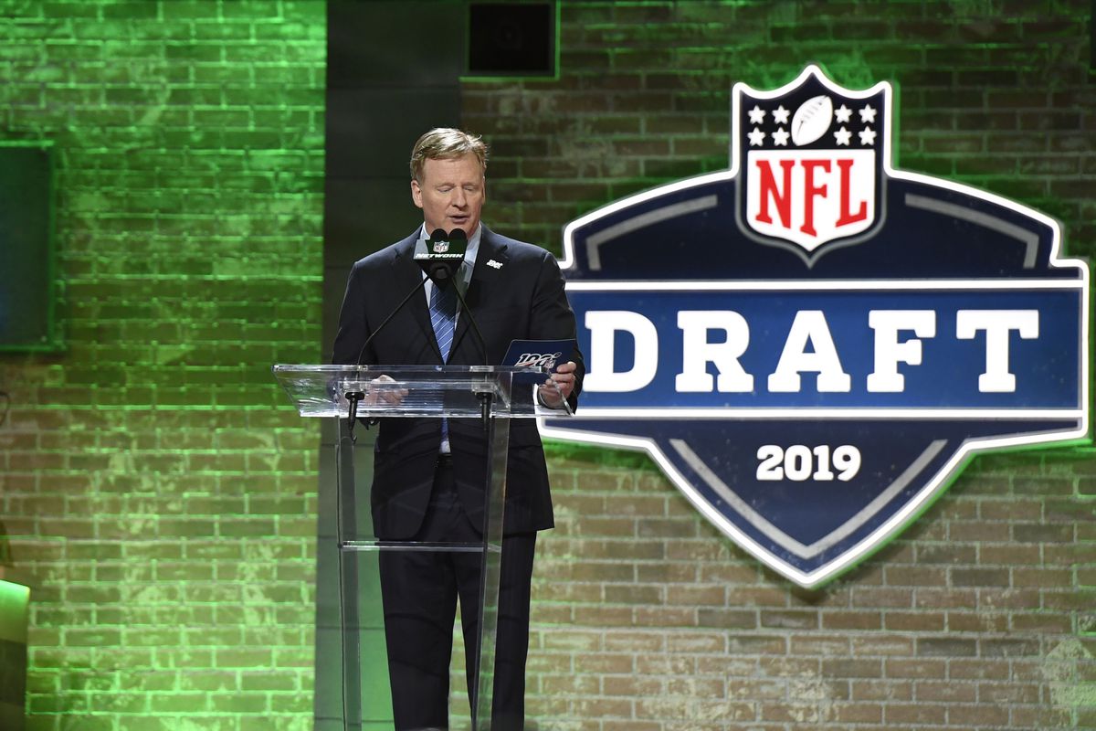 NFL commissioner Roger Goodell announces a pick during the 2019 NFL Draft in Downtown Nashville.