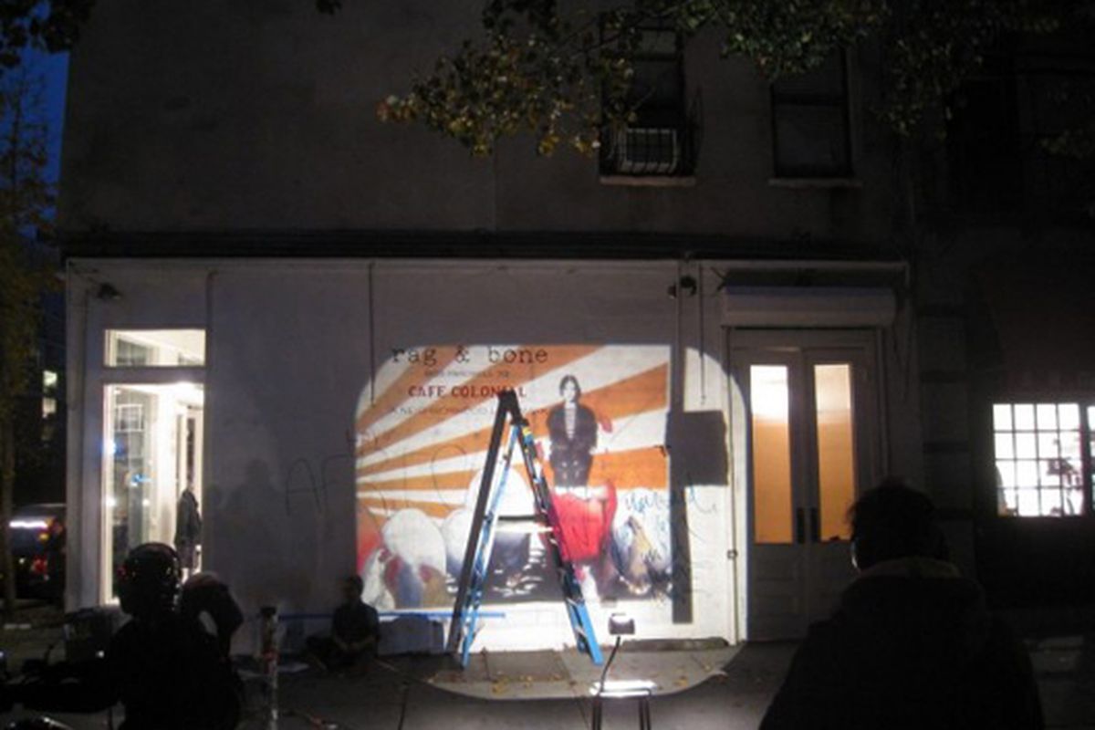 Image via <a href="http://www.boweryboogie.com/2010/11/rag-bone-replacement-mural-chosen/">Bowery Boogie</a>