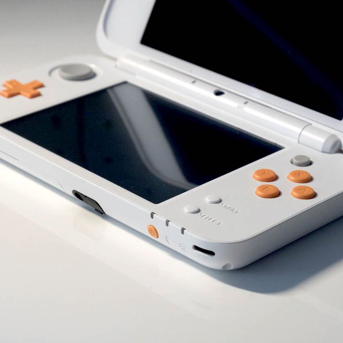 Alice Ordliste overholdelse Nintendo has discontinued the 3DS - The Verge