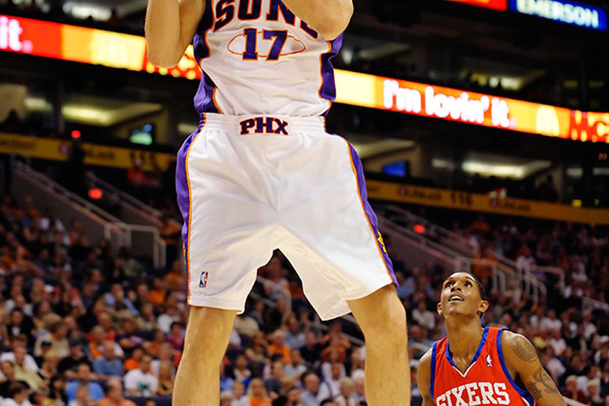 Lou Amundson, after years of trying to find his spot in the NBA, has finally found his niche with the Phoenix Suns.