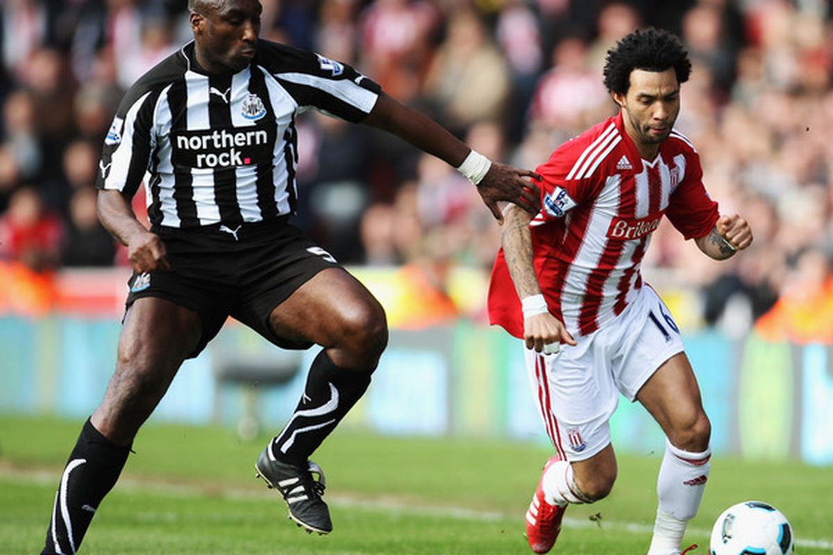 Sol Campbell vs. another former Arsenal man, Jermaine Pennant of Stoke.