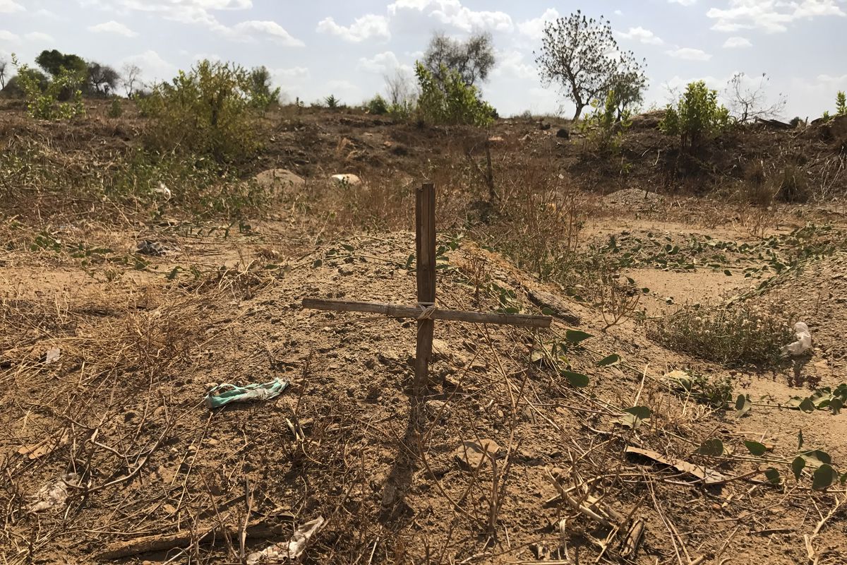 A makeshift grave by the side of the road in Juba, South Sudan.