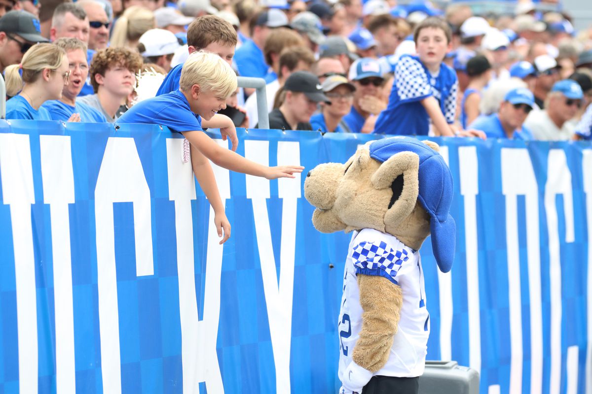 COLLEGE FOOTBALL: SEP 18 Chattanooga at Kentucky
