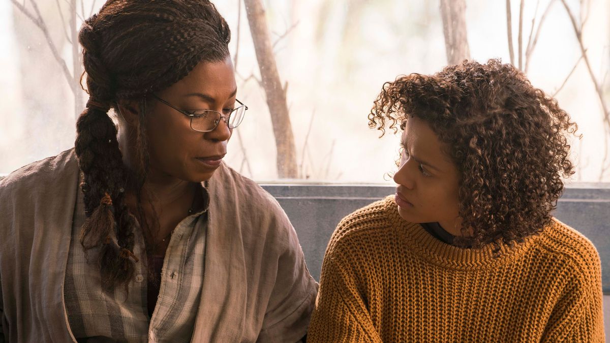 Lorraine Toussaint and Gugu Mbatha-Raw sit side-by-side in Fast Color.
