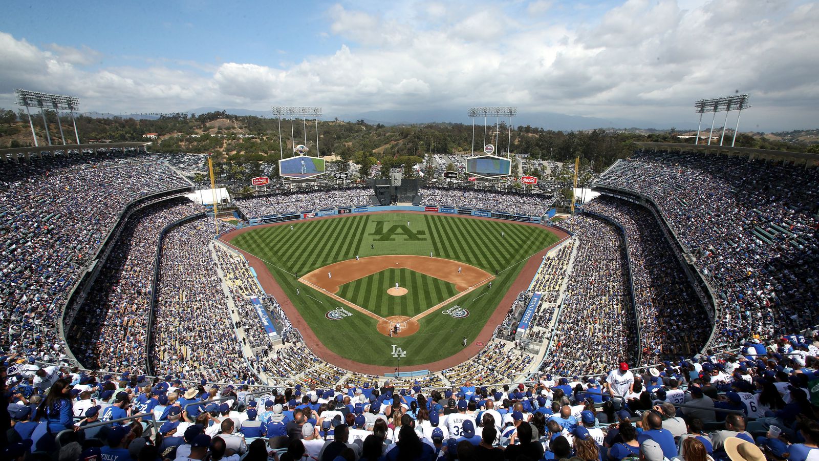 According to some reports there could be an outdoor NHL game at Dodger Stad...