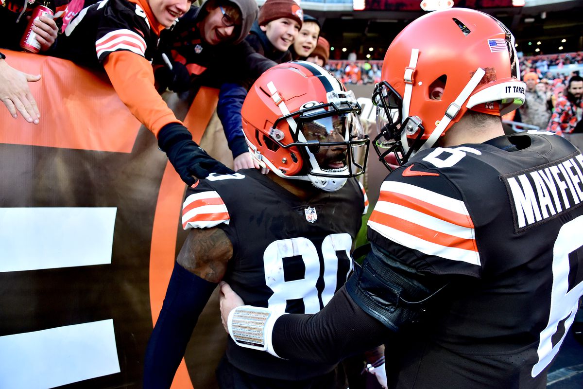 Jarvis Landry #80 of the Cleveland Browns celebrates with Baker Mayfield #6 after making a touchdown reception against the Baltimore Ravens in the first quarter at FirstEnergy Stadium on December 12, 2021 in Cleveland, Ohio.