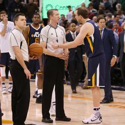 Utah Jazz forward Joe Ingles (2) protests at the end of the game in Salt Lake City on Thursday, Dec. 1, 2016. Miami won 111-110.