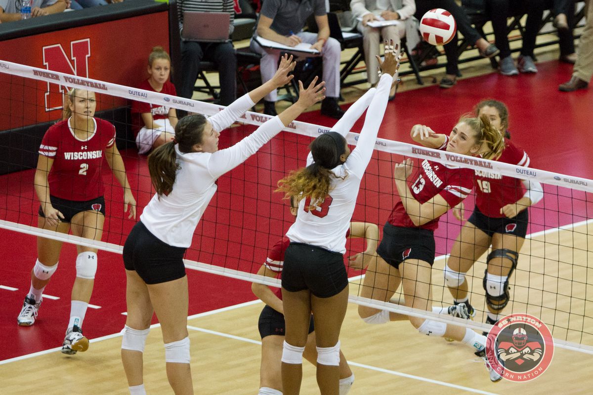 Gallery: Husker Volleyball Conquers Weekend Challenges