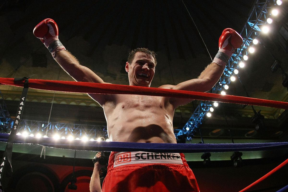 Zsolt Erdei might be out of his December 31 fight with Tavoris Cloud. (Photo by Al Bello/Getty Images)