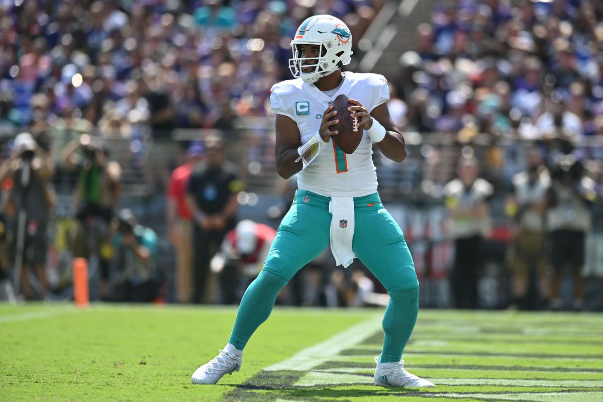 Miami Dolphins quarterback Tua Tagovailoa (1) drops back to pass during the first half against the Baltimore Ravens at M&amp;amp;T Bank Stadium.