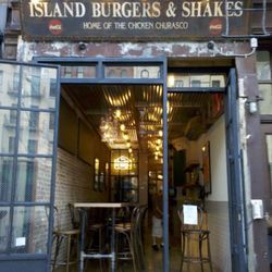 Island Burgers & Shakes via <a href="http://myupperwest.com/upper-west-side/upper-west-side-opening-island-burgers-shakes2/" rel="nofollow">MUW</a>