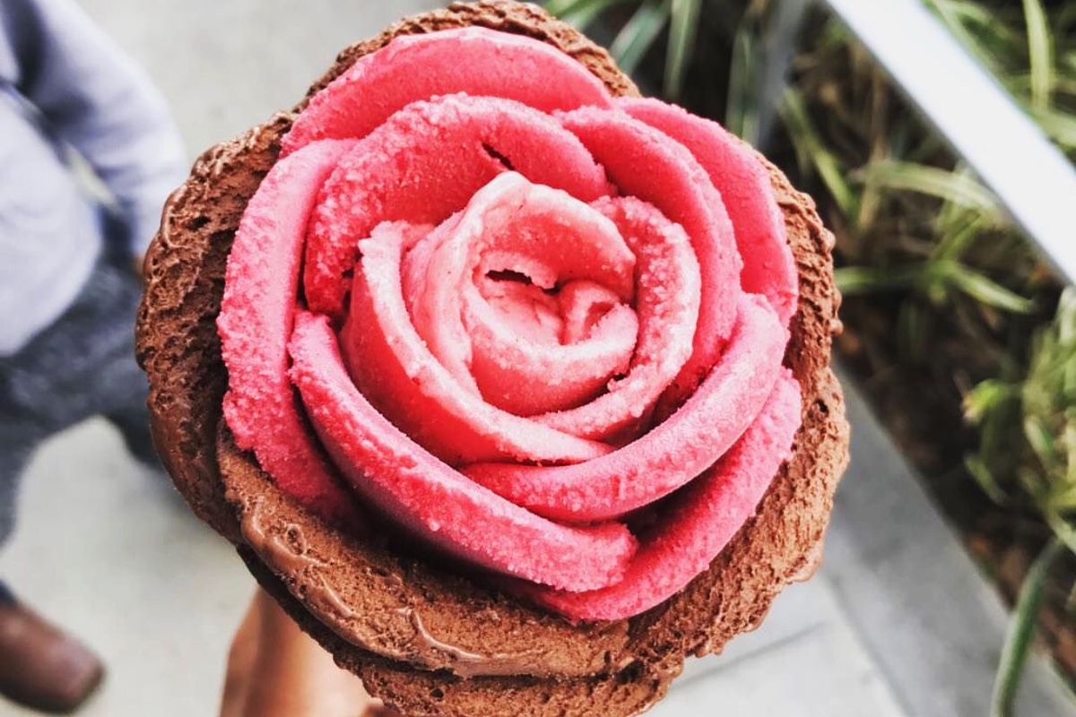 Rose-shaped gelato from Amorino