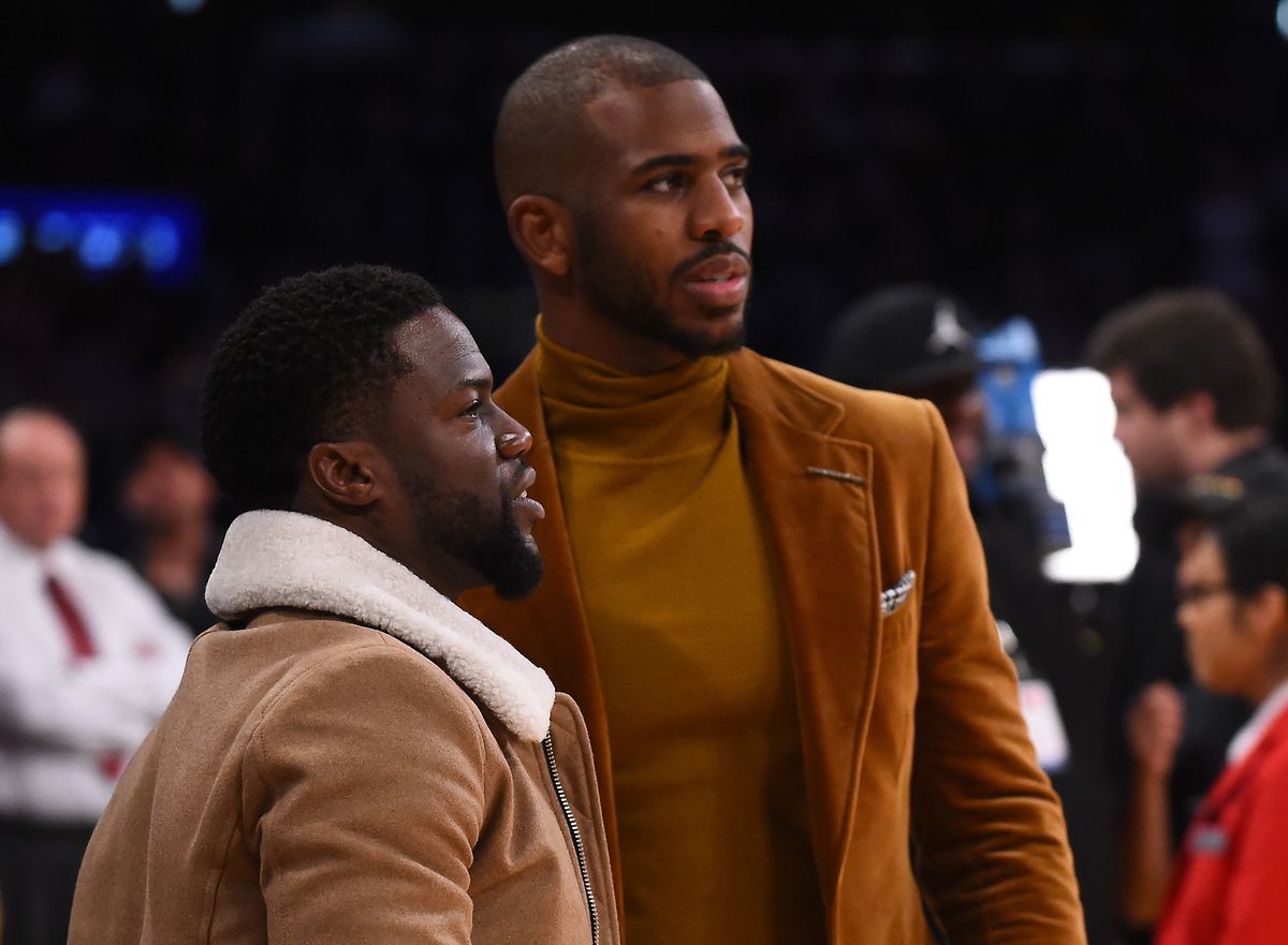 Clippers guard Chris Paul in a turtleneck