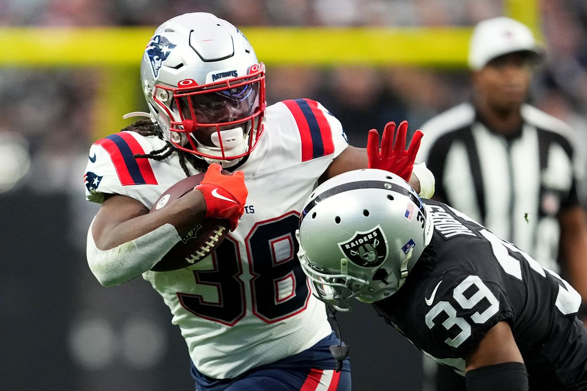 Fantasy Football: Rhamondre Stevenson continues to be a must-start - Pats  Pulpit