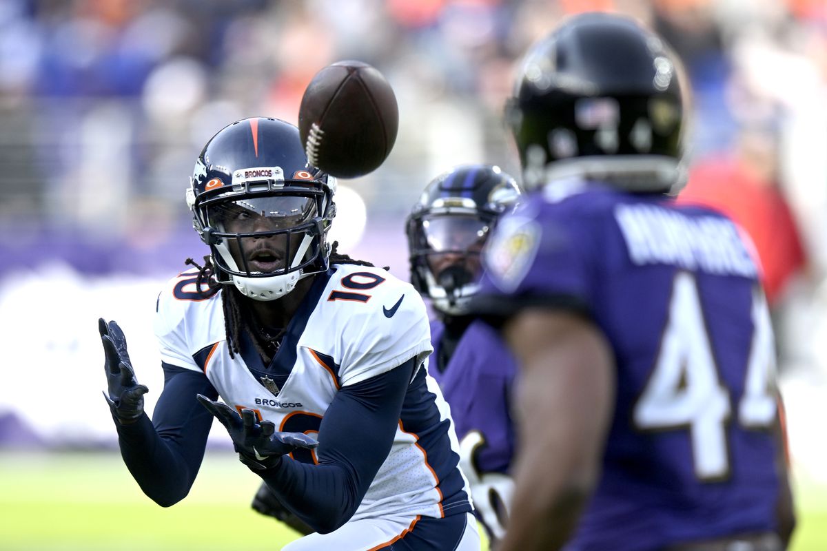 Jerry Jeudy #10 of the Denver Broncos makes a catch in the second quarter of a game against the Baltimore Ravens at M&amp;T Bank Stadium on December 04, 2022 in Baltimore, Maryland.