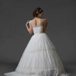 <em>Project Runway</em> alum Kate Pankoke is the designer behind <a href="http://www.elayavaughn.com/">Elaya Vaughn Bridal</a>, which has a by-appointment atelier on State Street [111 North State Street.] Working with the belief that "all women are prince