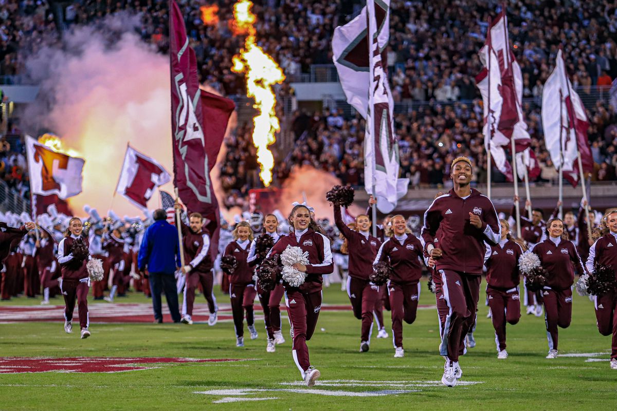 COLLEGE FOOTBALL: OCT 30 Kentucky at Mississippi State