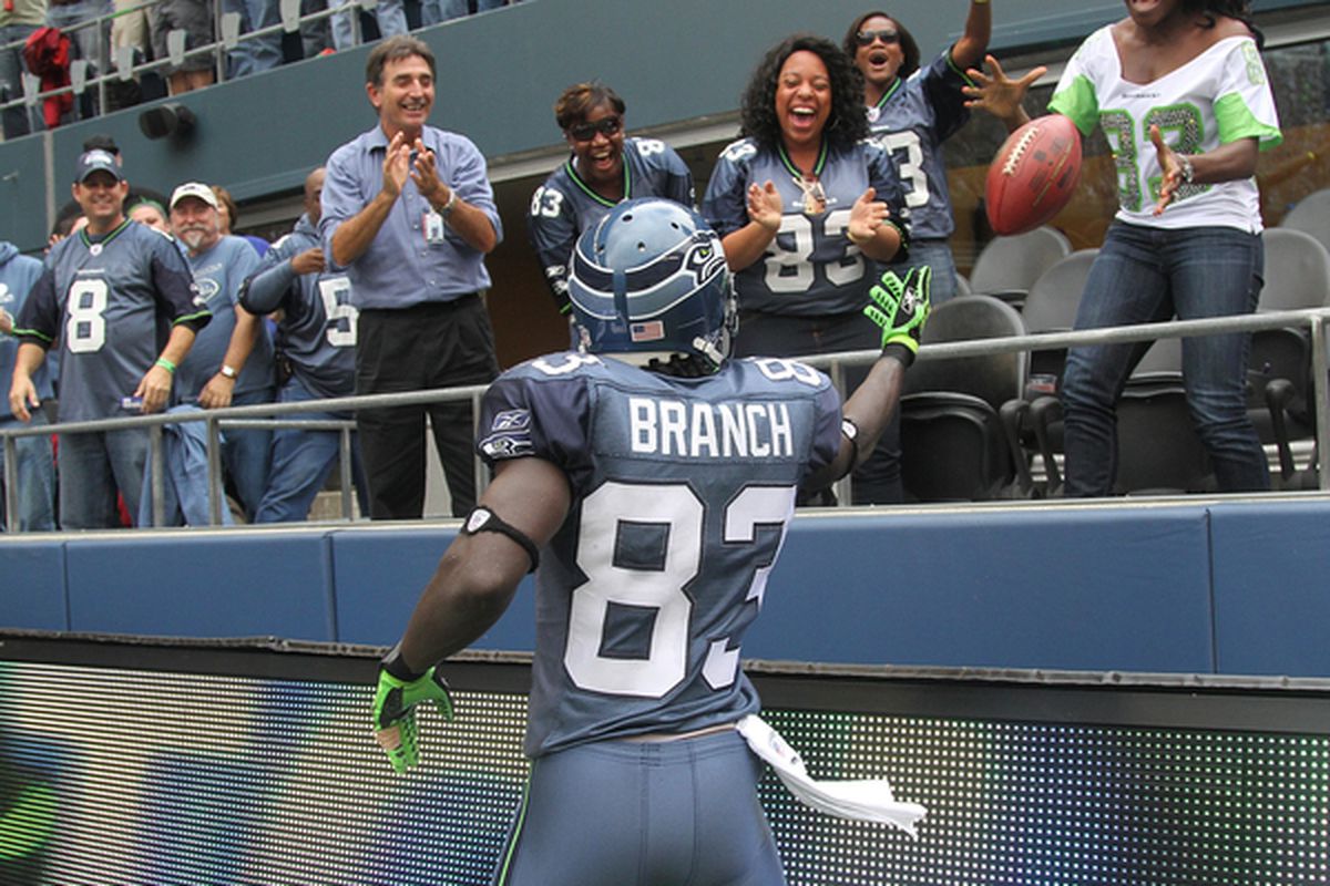 Deion Branch is a New England Patriot once again!