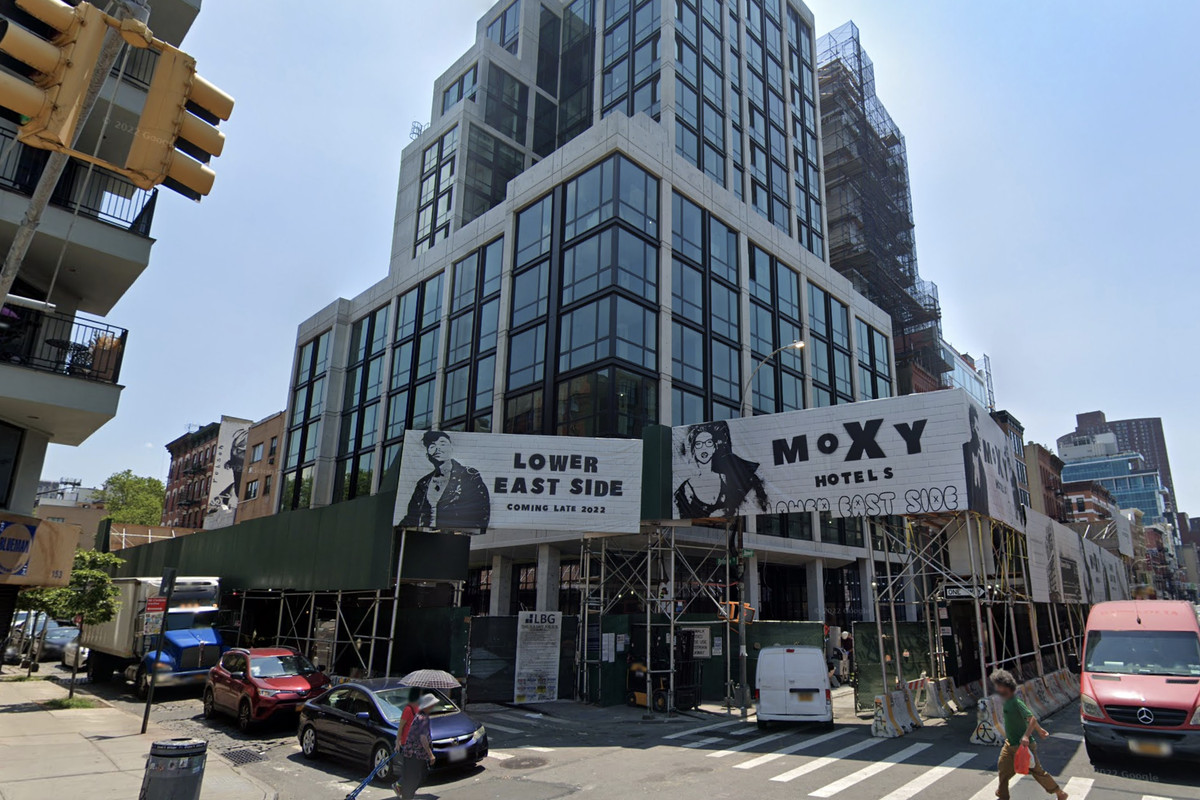 A screenshot of the exterior of the Moxy Hotel on the Lower East Side taken on Google Maps.