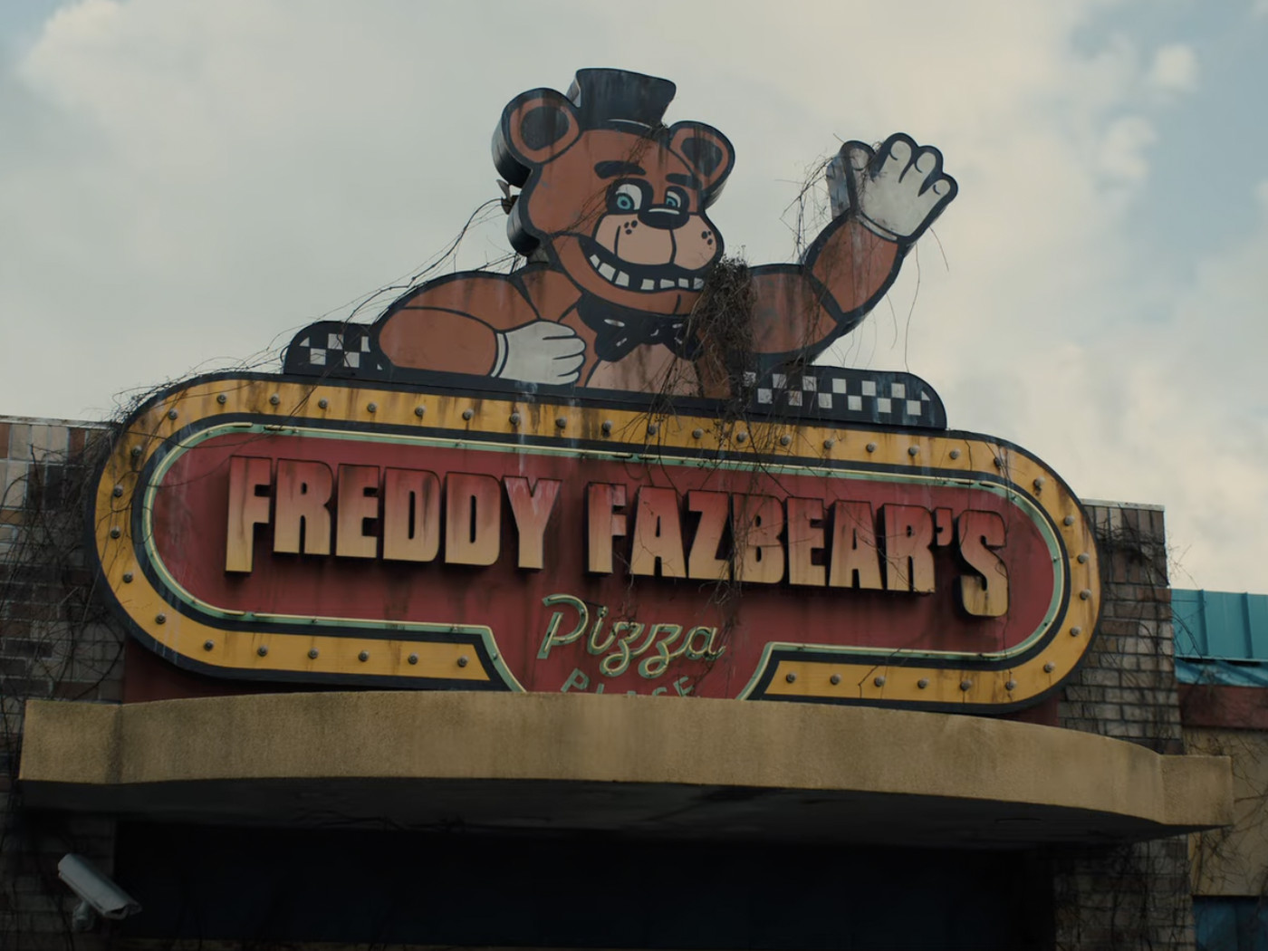 Five Nights at Freddy's is an animatronic nightmare in new trailer - The  Verge