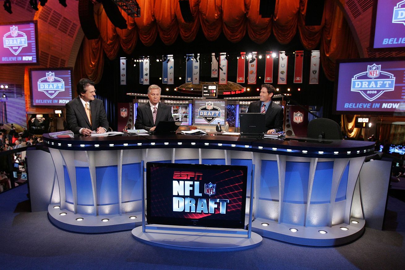 Falcons draft an EDGE in Mel Kiper’s first 2023 NFL mock draft