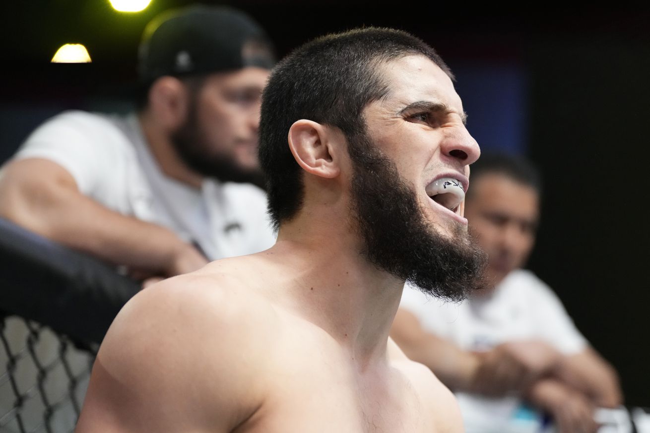 Morning Report: Islam Makhachev ‘very upset,’ labels Charles Oliveira’s Conor McGregor callout ‘embarrassing’
