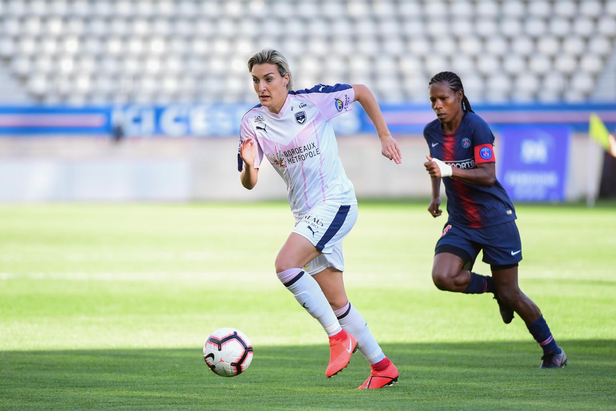 Paris Saint Germain v FC Girondins de Bordeaux - Women Division 1