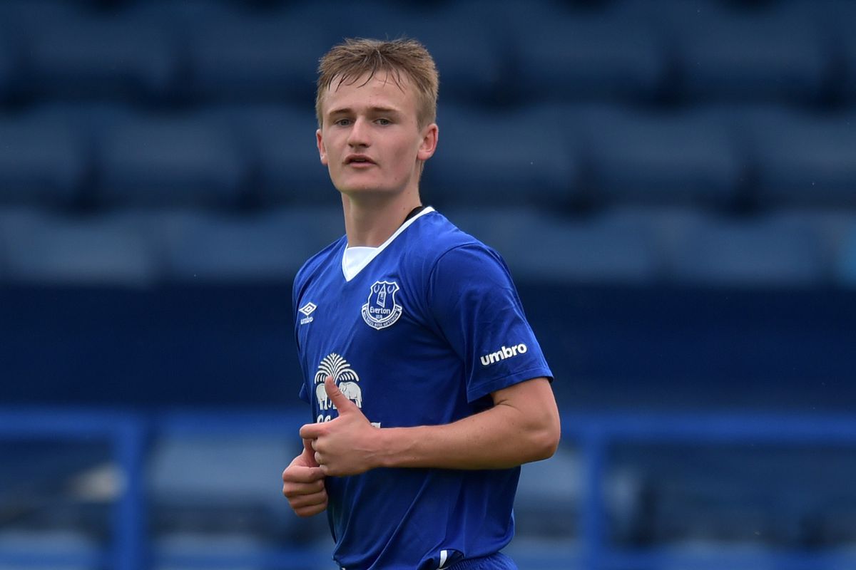 Everton youngster Callum Connolly joins Barnsley on loan.