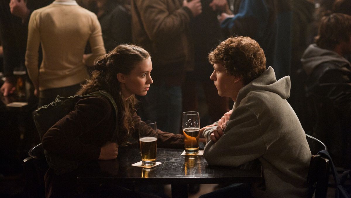 Rooney Mara and Jesse Eisenberg at a bar in The Social Network.