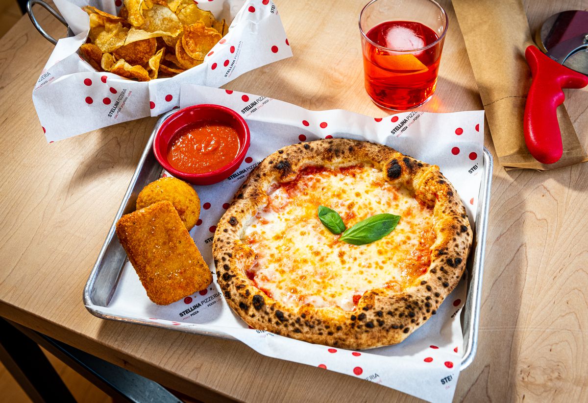 Happy hour special at Stellina: pizza, chips, fried mozz, and arancino 