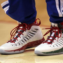Here are the Jordan Super Fly shoes Blake Griffin wore in the first half